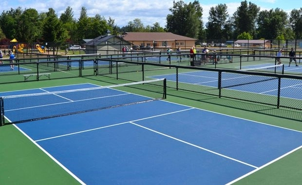 Sân pickleball ngoài trời