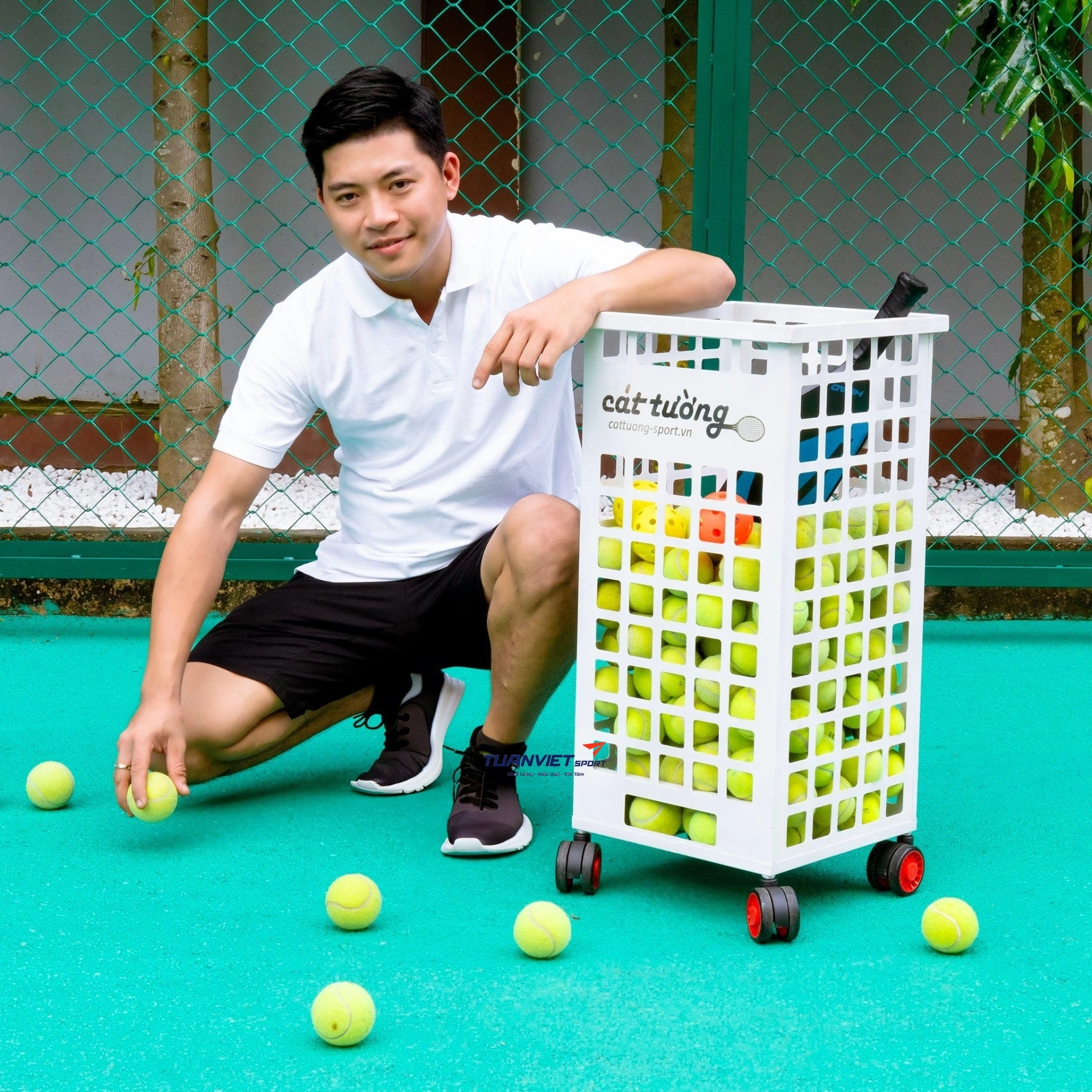 Thùng đựng bóng pickleball